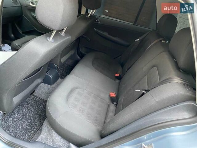 Серый Шкода Фабия, объемом двигателя 1.39 л и пробегом 177 тыс. км за 4800 $, фото 29 на Automoto.ua