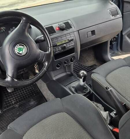 Серый Шкода Фабия, объемом двигателя 1.39 л и пробегом 299 тыс. км за 2999 $, фото 44 на Automoto.ua