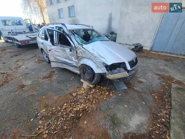 Сірий Шкода Фабія, об'ємом двигуна 1.39 л та пробігом 201 тис. км за 950 $, фото 10 на Automoto.ua