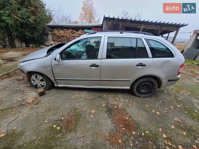 Сірий Шкода Фабія, об'ємом двигуна 1.39 л та пробігом 201 тис. км за 950 $, фото 4 на Automoto.ua