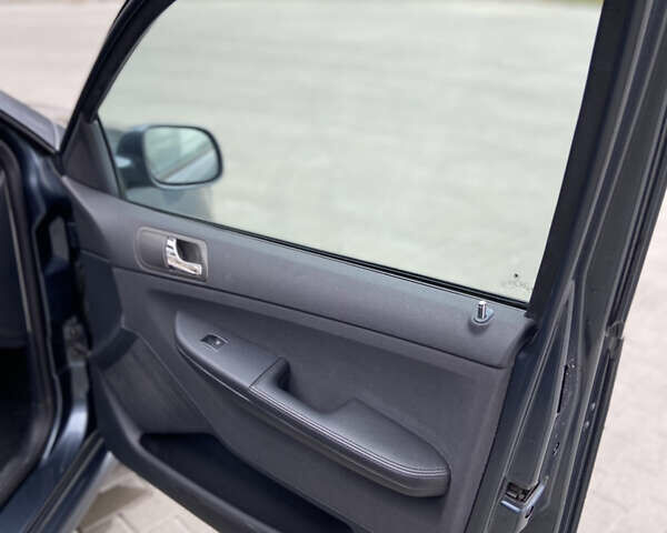 Серый Шкода Фабия, объемом двигателя 1.4 л и пробегом 165 тыс. км за 5450 $, фото 38 на Automoto.ua