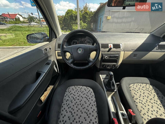 Серый Шкода Фабия, объемом двигателя 1.4 л и пробегом 272 тыс. км за 4500 $, фото 23 на Automoto.ua