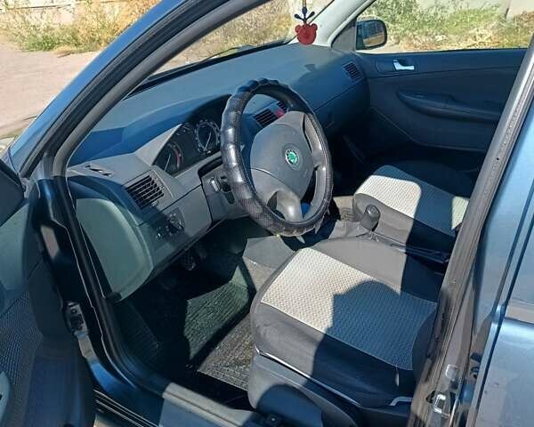 Сірий Шкода Фабія, об'ємом двигуна 1.39 л та пробігом 209 тис. км за 4600 $, фото 4 на Automoto.ua