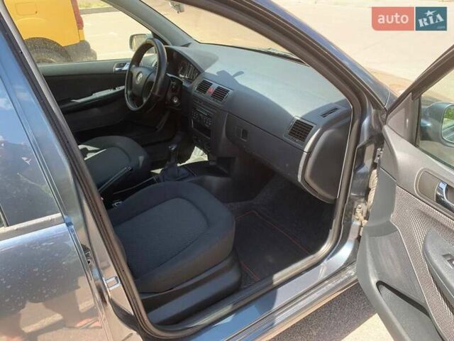 Серый Шкода Фабия, объемом двигателя 1.39 л и пробегом 191 тыс. км за 4550 $, фото 47 на Automoto.ua