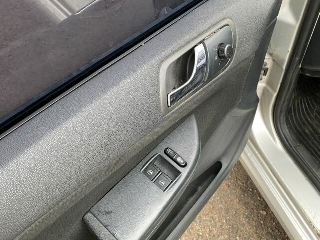 Серый Шкода Фабия, объемом двигателя 1.4 л и пробегом 230 тыс. км за 2800 $, фото 8 на Automoto.ua