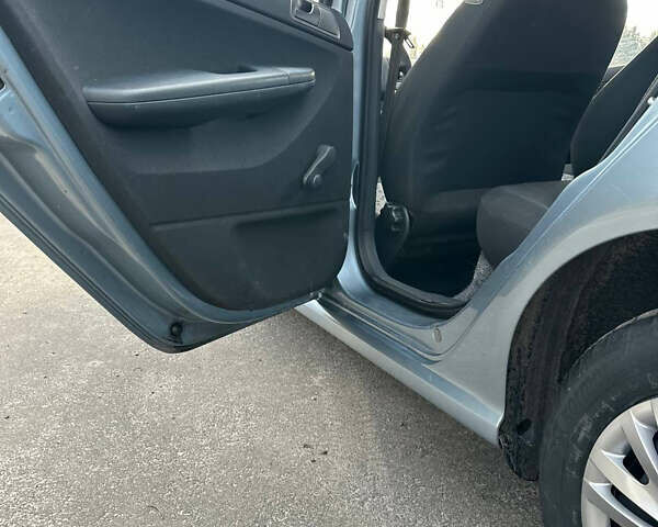 Серый Шкода Фабия, объемом двигателя 1.39 л и пробегом 224 тыс. км за 4500 $, фото 10 на Automoto.ua