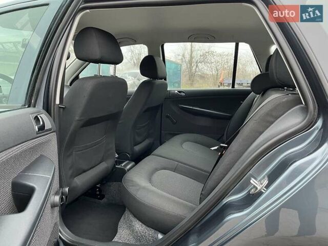 Серый Шкода Фабия, объемом двигателя 1.4 л и пробегом 266 тыс. км за 4750 $, фото 13 на Automoto.ua