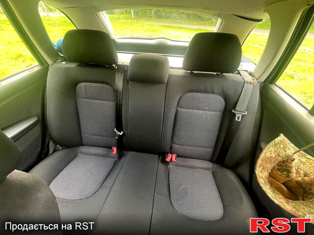 Серый Шкода Фабия, объемом двигателя 1.4 л и пробегом 233 тыс. км за 4000 $, фото 8 на Automoto.ua