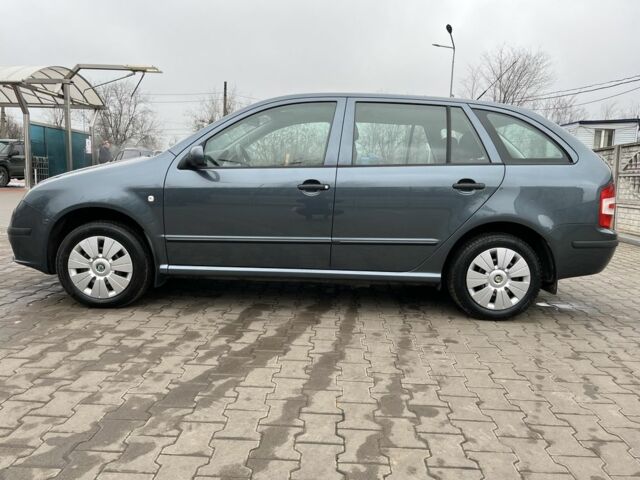 Серый Шкода Фабия, объемом двигателя 1.4 л и пробегом 266 тыс. км за 4750 $, фото 2 на Automoto.ua