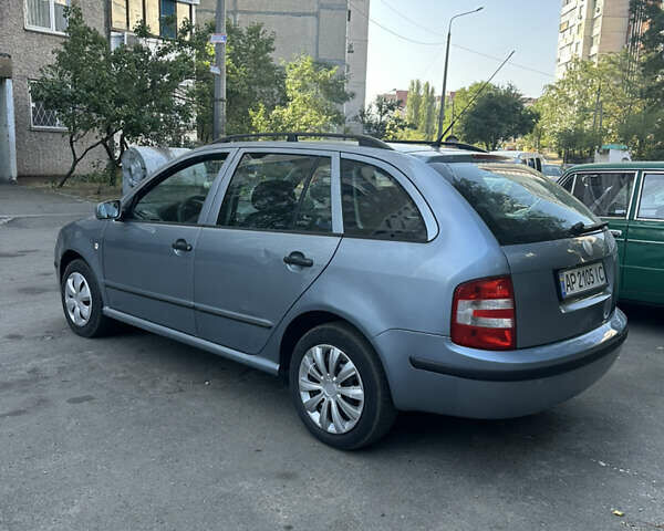 Сірий Шкода Фабія, об'ємом двигуна 1.39 л та пробігом 290 тис. км за 3500 $, фото 5 на Automoto.ua
