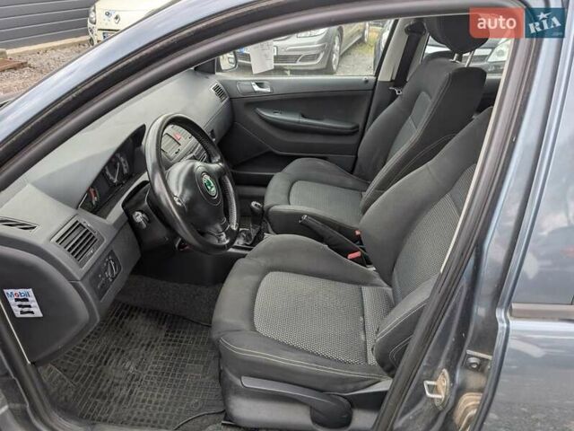 Шкода Фабия 2005 в Ровно на Automoto.ua Серый Шкода Фабия, объемом двигателя 1.39 л и пробегом 180 тыс. км за 3990 $, фото 25 на Automoto.ua
