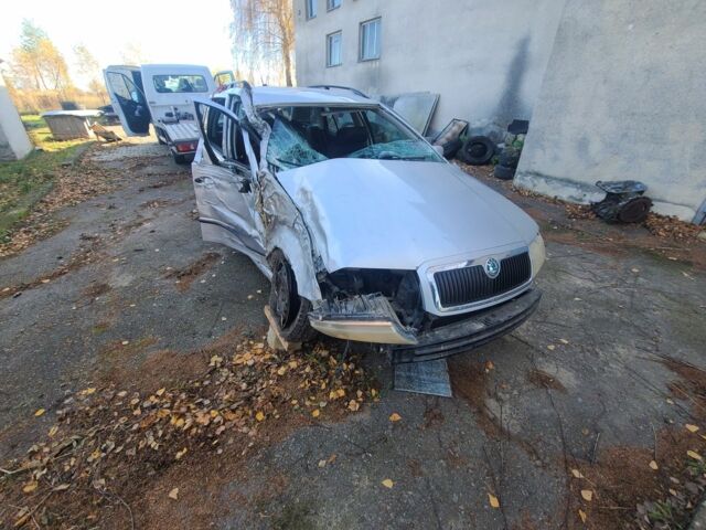 Серый Шкода Фабия, объемом двигателя 0 л и пробегом 200 тыс. км за 850 $, фото 4 на Automoto.ua