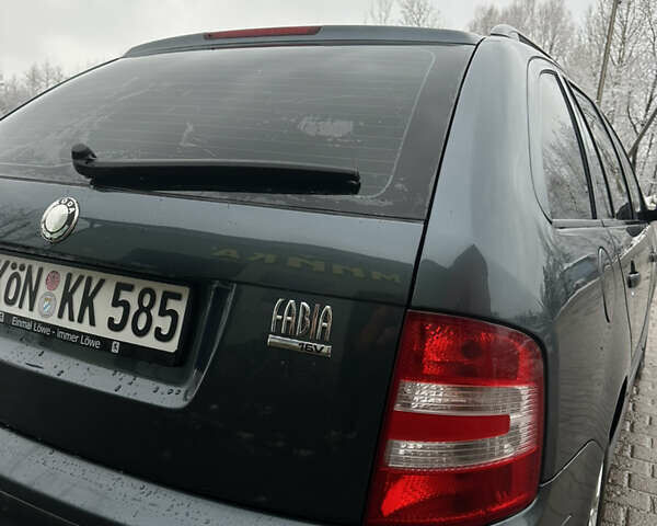 Сірий Шкода Фабія, об'ємом двигуна 1.4 л та пробігом 147 тис. км за 3870 $, фото 11 на Automoto.ua