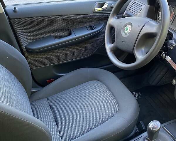 Сірий Шкода Фабія, об'ємом двигуна 1.4 л та пробігом 197 тис. км за 5400 $, фото 25 на Automoto.ua
