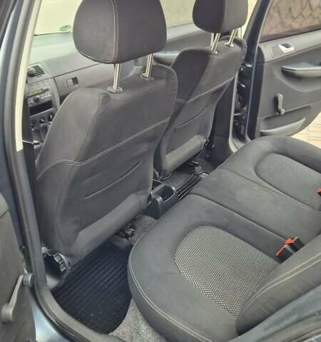 Серый Шкода Фабия, объемом двигателя 1.39 л и пробегом 299 тыс. км за 2999 $, фото 35 на Automoto.ua