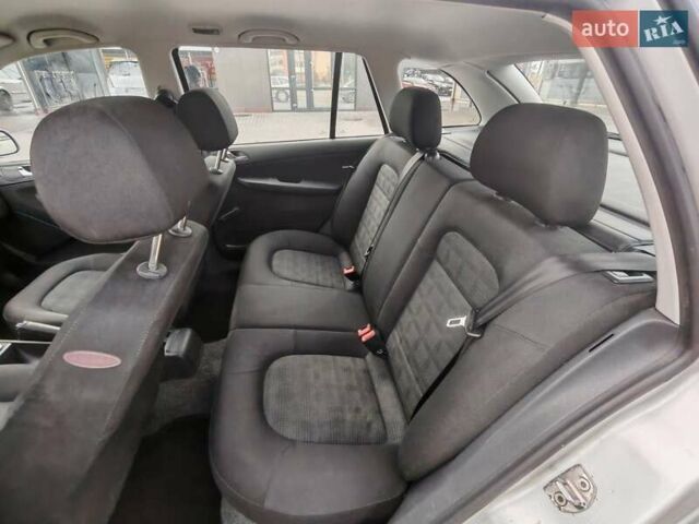 Серый Шкода Фабия, объемом двигателя 1.4 л и пробегом 212 тыс. км за 5500 $, фото 22 на Automoto.ua