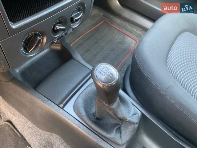 Серый Шкода Фабия, объемом двигателя 1.39 л и пробегом 191 тыс. км за 4550 $, фото 30 на Automoto.ua