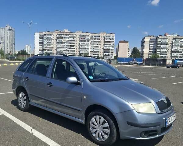 Серый Шкода Фабия, объемом двигателя 1.39 л и пробегом 172 тыс. км за 4400 $, фото 4 на Automoto.ua