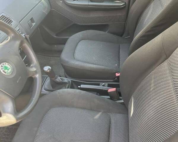 Сірий Шкода Фабія, об'ємом двигуна 1.39 л та пробігом 300 тис. км за 3700 $, фото 3 на Automoto.ua