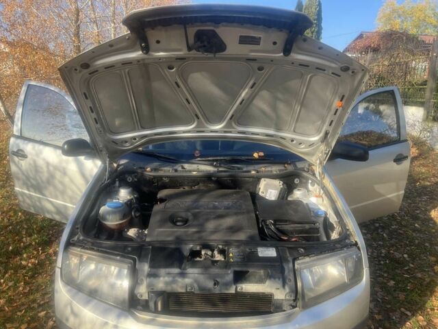 Сірий Шкода Фабія, об'ємом двигуна 1.4 л та пробігом 250 тис. км за 2800 $, фото 8 на Automoto.ua