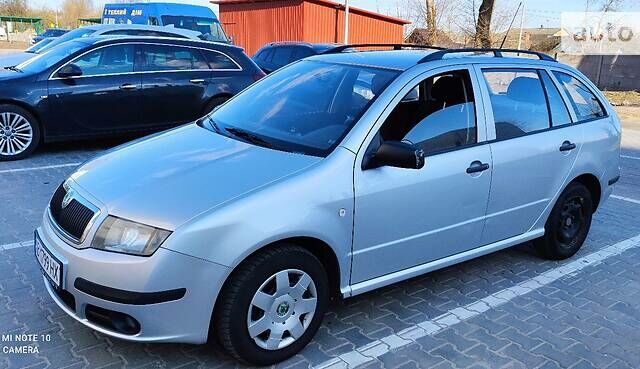 Серый Шкода Фабия, объемом двигателя 1.2 л и пробегом 234 тыс. км за 3000 $, фото 5 на Automoto.ua