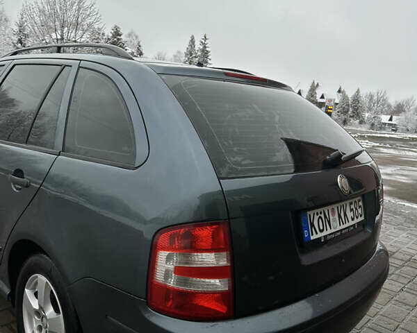 Сірий Шкода Фабія, об'ємом двигуна 1.4 л та пробігом 147 тис. км за 3870 $, фото 8 на Automoto.ua