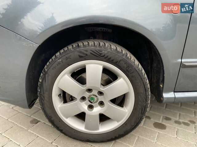 Серый Шкода Фабия, объемом двигателя 1.4 л и пробегом 165 тыс. км за 5450 $, фото 3 на Automoto.ua