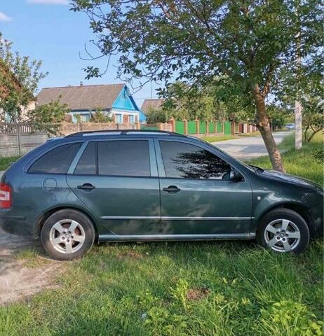 Серый Шкода Фабия, объемом двигателя 1.4 л и пробегом 270 тыс. км за 4250 $, фото 2 на Automoto.ua