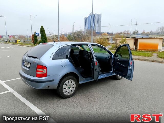 Сірий Шкода Фабія, об'ємом двигуна 1.4 л та пробігом 292 тис. км за 3000 $, фото 12 на Automoto.ua