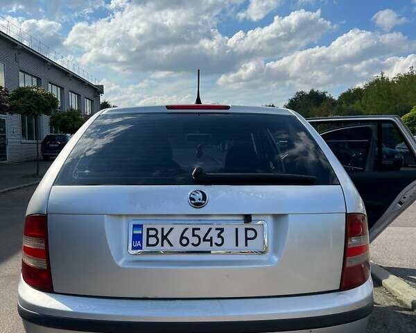 Серый Шкода Фабия, объемом двигателя 1.9 л и пробегом 284 тыс. км за 4400 $, фото 6 на Automoto.ua