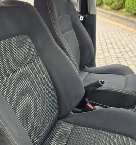 Серый Шкода Фабия, объемом двигателя 1.39 л и пробегом 299 тыс. км за 2999 $, фото 24 на Automoto.ua