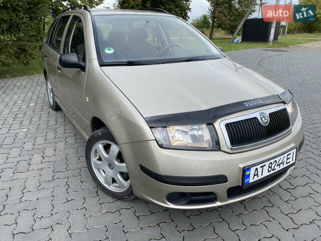 Сірий Шкода Фабія, об'ємом двигуна 1.39 л та пробігом 220 тис. км за 3900 $, фото 6 на Automoto.ua