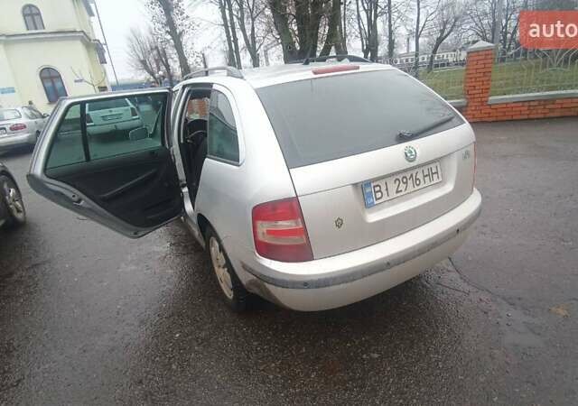 Серый Шкода Фабия, объемом двигателя 1.4 л и пробегом 150 тыс. км за 3200 $, фото 3 на Automoto.ua