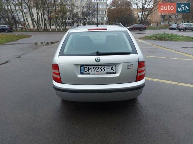 Серый Шкода Фабия, объемом двигателя 1.39 л и пробегом 100 тыс. км за 4700 $, фото 5 на Automoto.ua