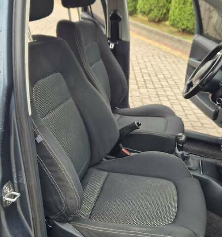 Серый Шкода Фабия, объемом двигателя 1.39 л и пробегом 299 тыс. км за 2999 $, фото 28 на Automoto.ua