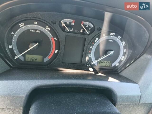 Сірий Шкода Фабія, об'ємом двигуна 1.39 л та пробігом 209 тис. км за 4600 $, фото 13 на Automoto.ua