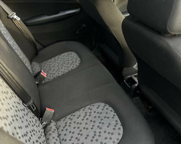 Серый Шкода Фабия, объемом двигателя 1.39 л и пробегом 224 тыс. км за 4500 $, фото 15 на Automoto.ua