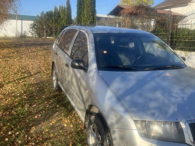 Сірий Шкода Фабія, об'ємом двигуна 1.4 л та пробігом 250 тис. км за 2800 $, фото 2 на Automoto.ua