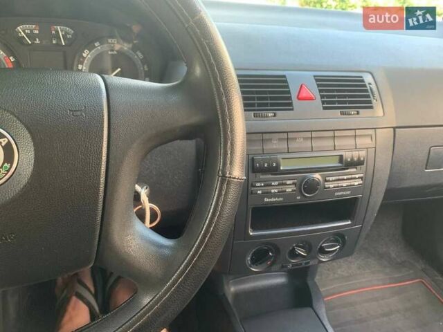 Серый Шкода Фабия, объемом двигателя 1.39 л и пробегом 191 тыс. км за 4550 $, фото 33 на Automoto.ua