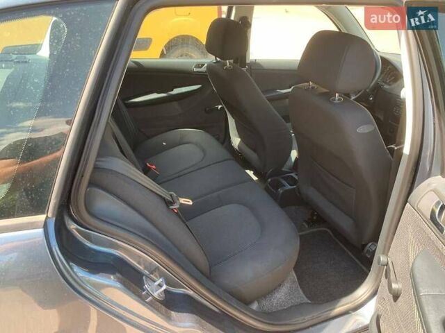 Серый Шкода Фабия, объемом двигателя 1.39 л и пробегом 191 тыс. км за 4550 $, фото 43 на Automoto.ua
