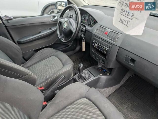 Шкода Фабия 2005 в Ровно на Automoto.ua Серый Шкода Фабия, объемом двигателя 1.39 л и пробегом 180 тыс. км за 3990 $, фото 37 на Automoto.ua