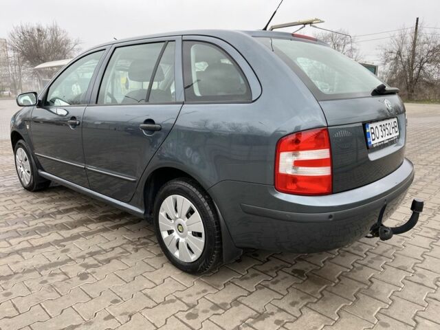 Серый Шкода Фабия, объемом двигателя 1.4 л и пробегом 266 тыс. км за 4750 $, фото 4 на Automoto.ua