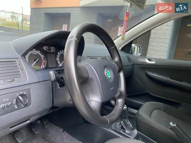 Серый Шкода Фабия, объемом двигателя 1.39 л и пробегом 177 тыс. км за 4800 $, фото 22 на Automoto.ua