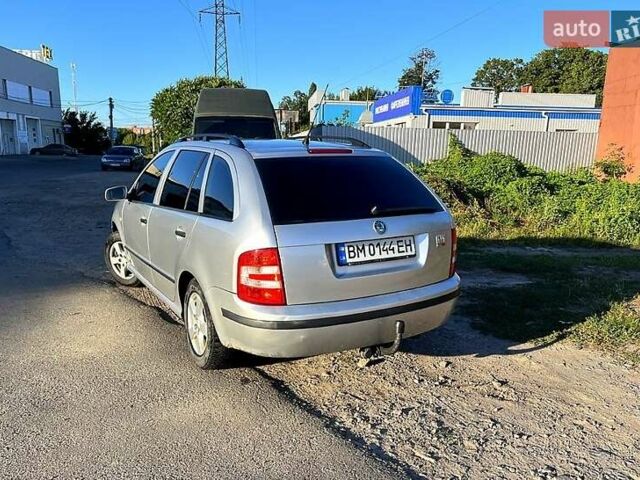 Серый Шкода Фабия, объемом двигателя 1.4 л и пробегом 318 тыс. км за 5000 $, фото 2 на Automoto.ua