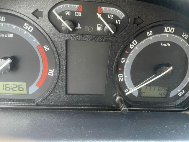 Серый Шкода Фабия, объемом двигателя 1.2 л и пробегом 171 тыс. км за 3500 $, фото 6 на Automoto.ua