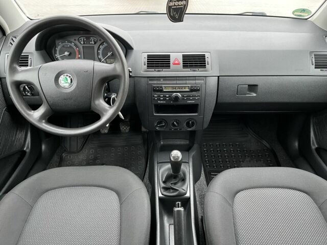 Серый Шкода Фабия, объемом двигателя 1.4 л и пробегом 266 тыс. км за 4750 $, фото 21 на Automoto.ua