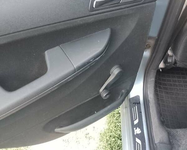 Серый Шкода Фабия, объемом двигателя 1.39 л и пробегом 241 тыс. км за 5000 $, фото 16 на Automoto.ua