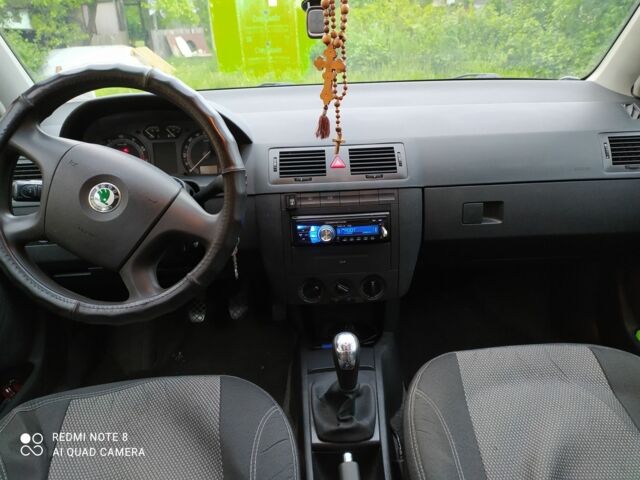 Сірий Шкода Фабія, об'ємом двигуна 0 л та пробігом 280 тис. км за 4800 $, фото 9 на Automoto.ua