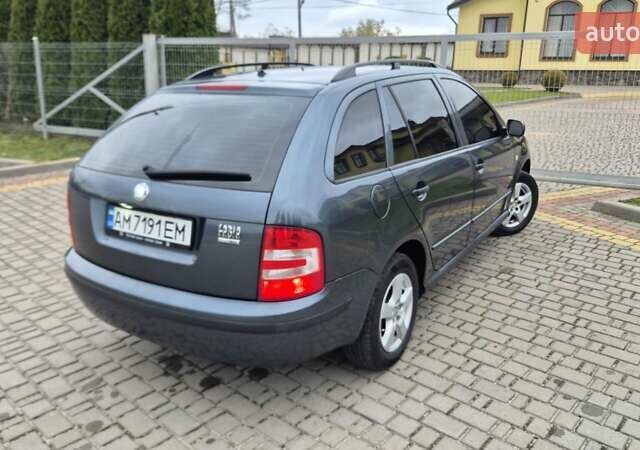 Серый Шкода Фабия, объемом двигателя 1.39 л и пробегом 299 тыс. км за 2999 $, фото 2 на Automoto.ua