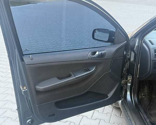 Шкода Фабия 2005 в Ивано-Франковске на Automoto.ua Серый Шкода Фабия, объемом двигателя 1.2 л и пробегом 198 тыс. км за 3100 $, фото 11 на Automoto.ua
